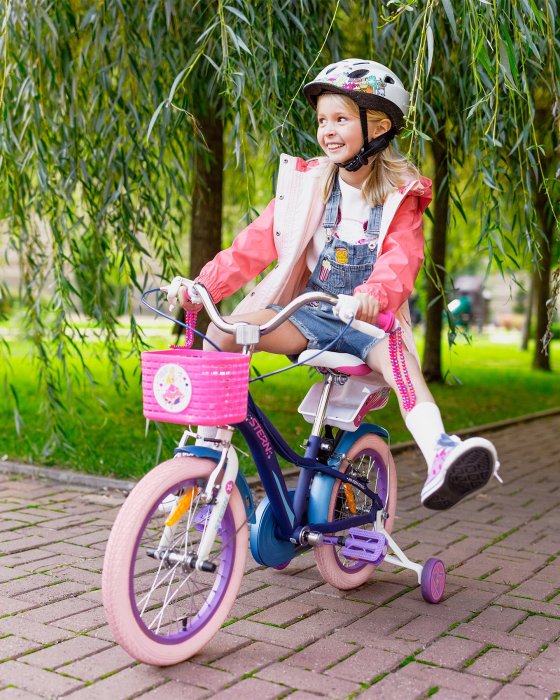 Первый велосипед для девочки — это событие